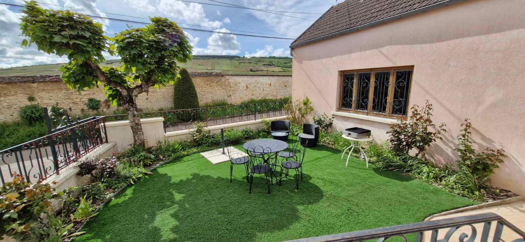 Maison Au Pied Des Vignes Vosne-Romanée Exterior photo